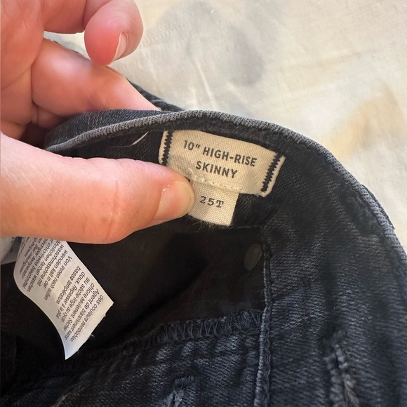 Madewell Black 10” High Rise Skinny Jeans, raw hem, Size 25 tall - Picture 3 of 3
